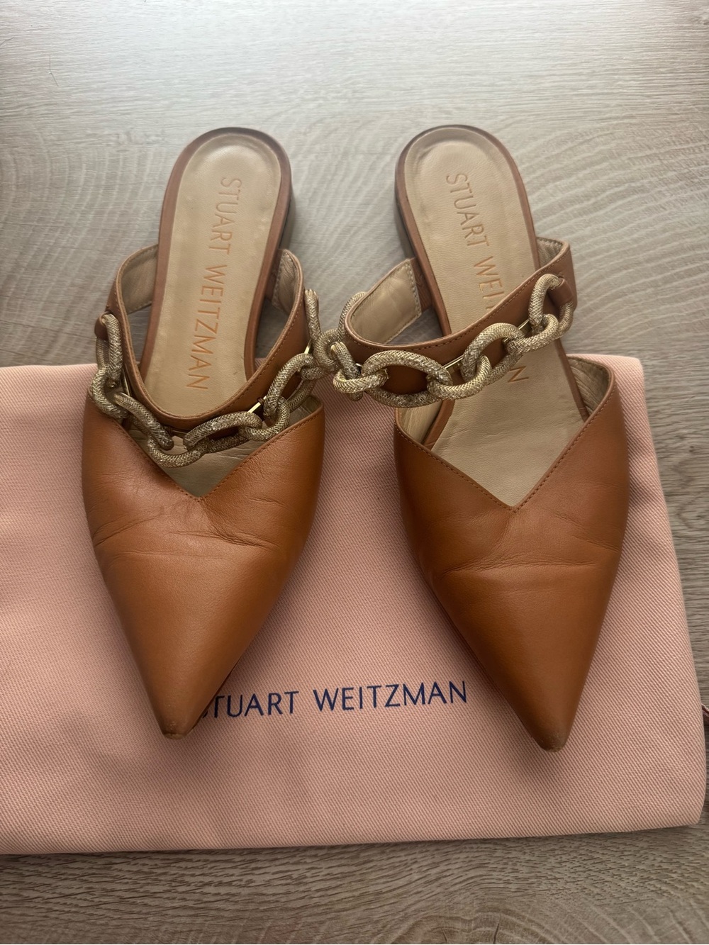 Stuart Weitzman Tan Khloe Leather Pointed Mule with Gold Chain